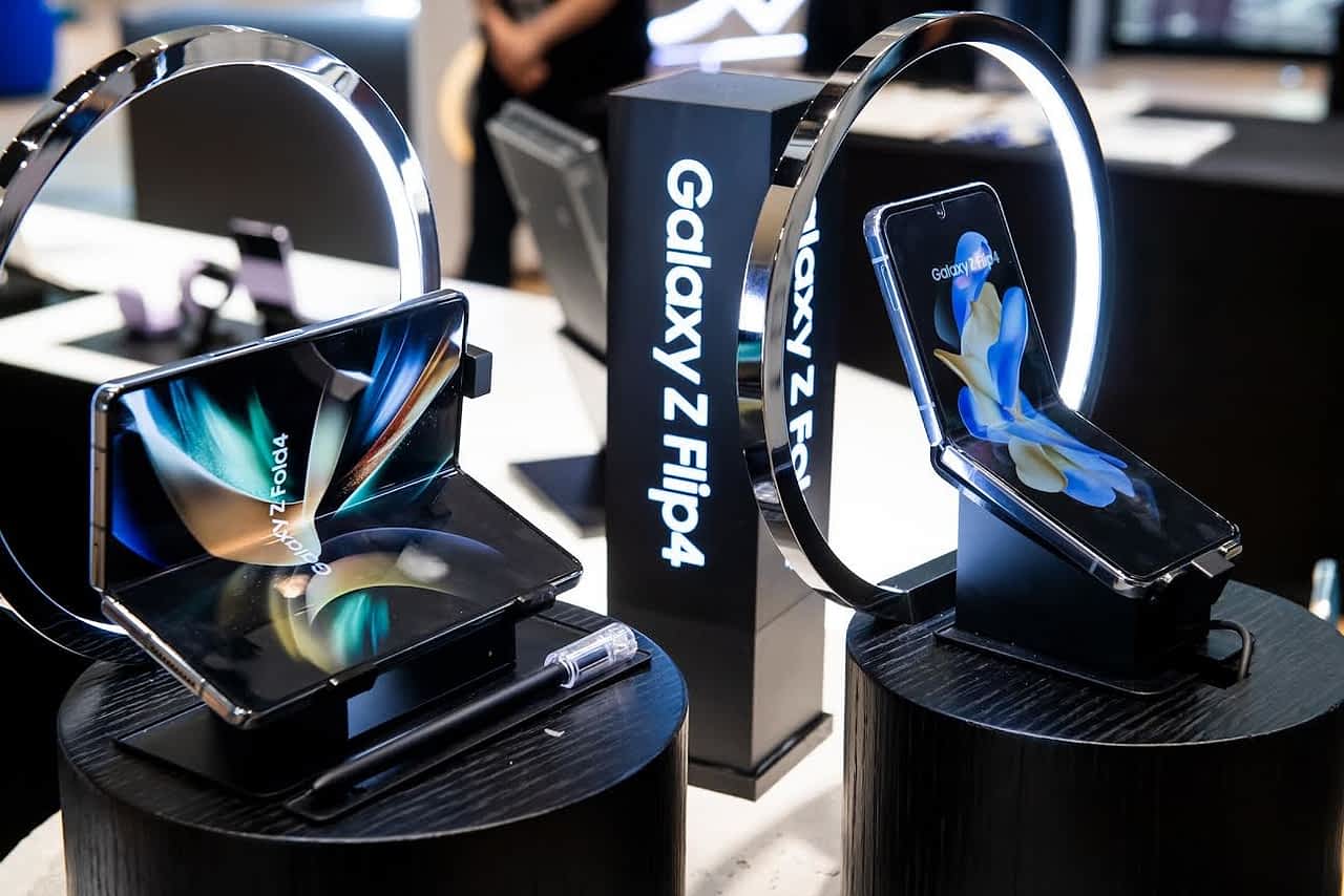 三星 Galaxy Z Fold4 、 Galaxy Z Flip4 今日开放首波预购取机，预购较上一代成长两成、女性客群成主力拥护者